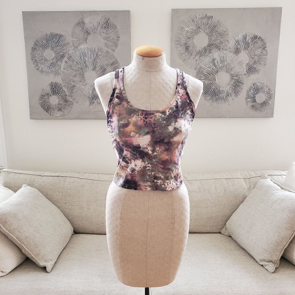 Calvin Klein Performance Printed Racerback Cropped Tank Top - Picture 2 of 13